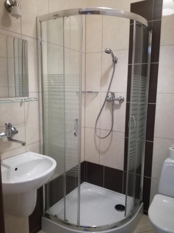 Hotel Srodmiejski Кельце Экстерьер фото