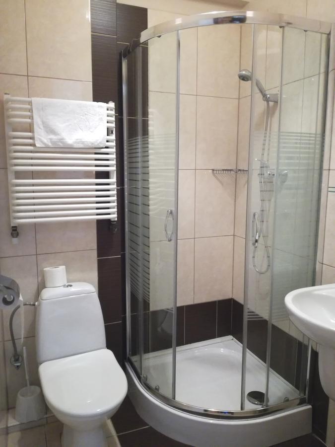 Hotel Srodmiejski Кельце Экстерьер фото