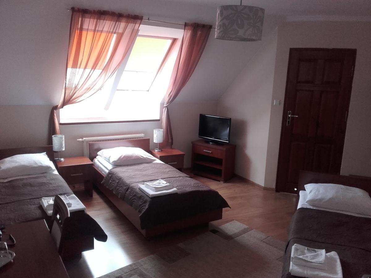 Hotel Srodmiejski Кельце Экстерьер фото