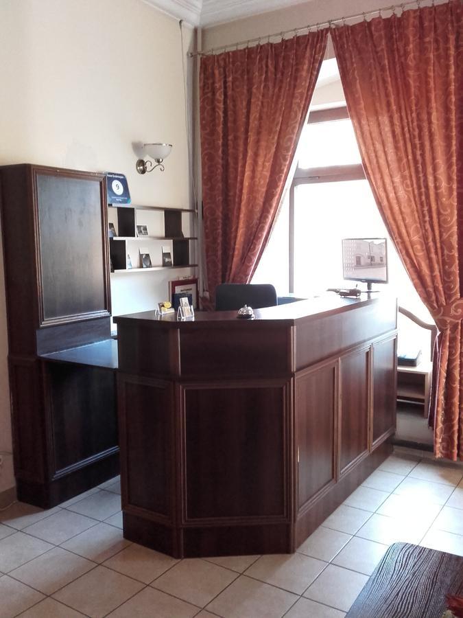 Hotel Srodmiejski Кельце Экстерьер фото